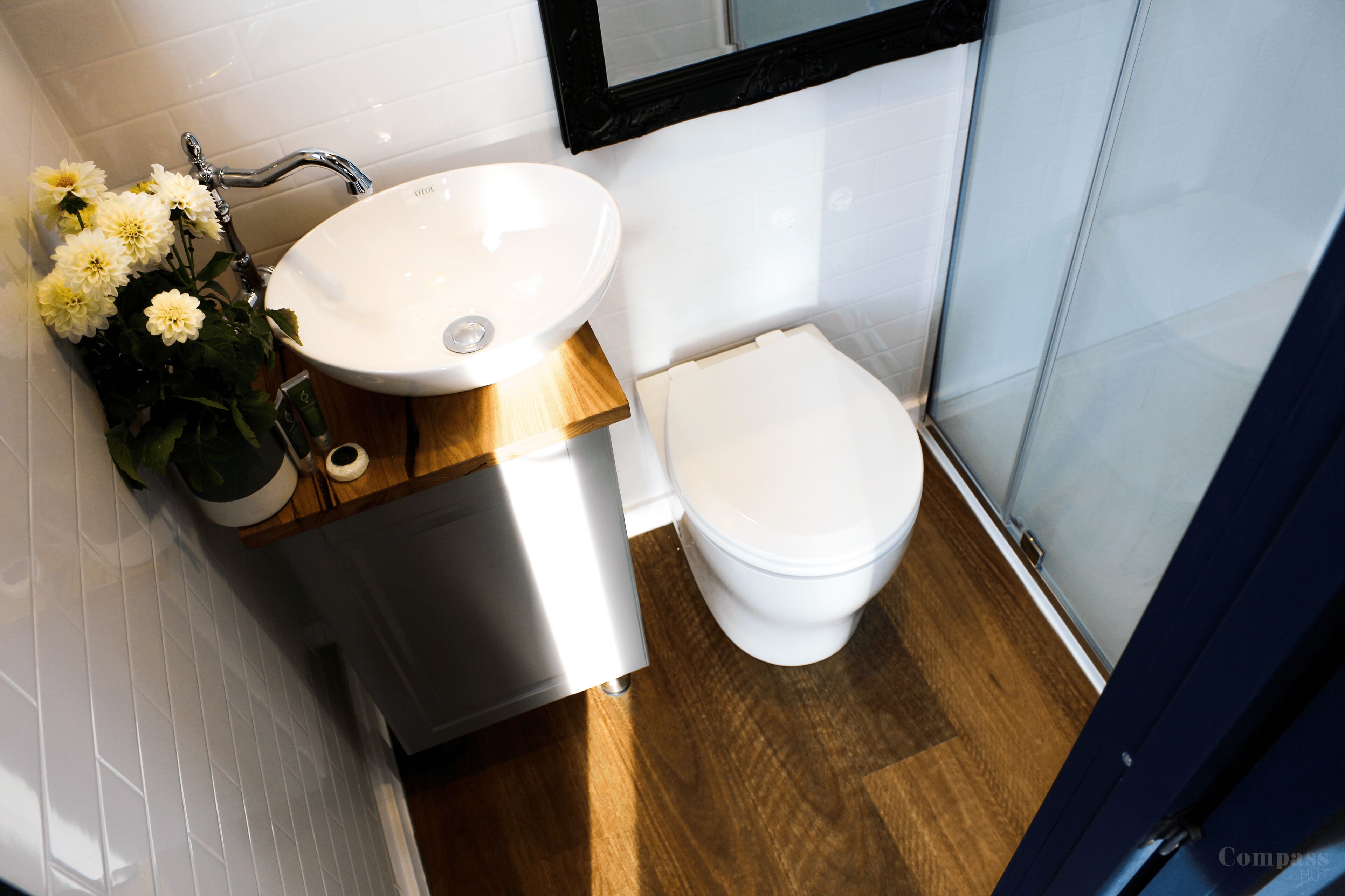 Barnhaus - 100% Eco Tiny House accommodation — image 5