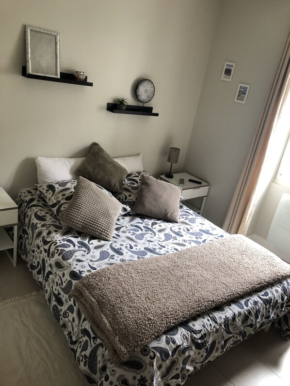 1 bedroom, WiFi, bed sheets