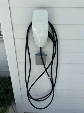 Hand-held showerhead - At Last: Ground-level, pool, hot tub, canalfront, dock (Anna Maria)