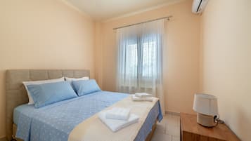 1 bedroom, desk, soundproofing, iron/ironing board