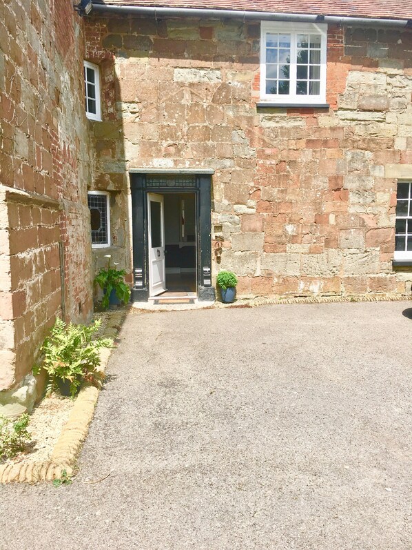 Exterior detail - Spacious Countryside / Suburban Retreat (Coventry)