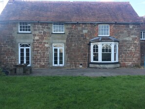 Exterior - Spacious Countryside / Suburban Retreat (Coventry)