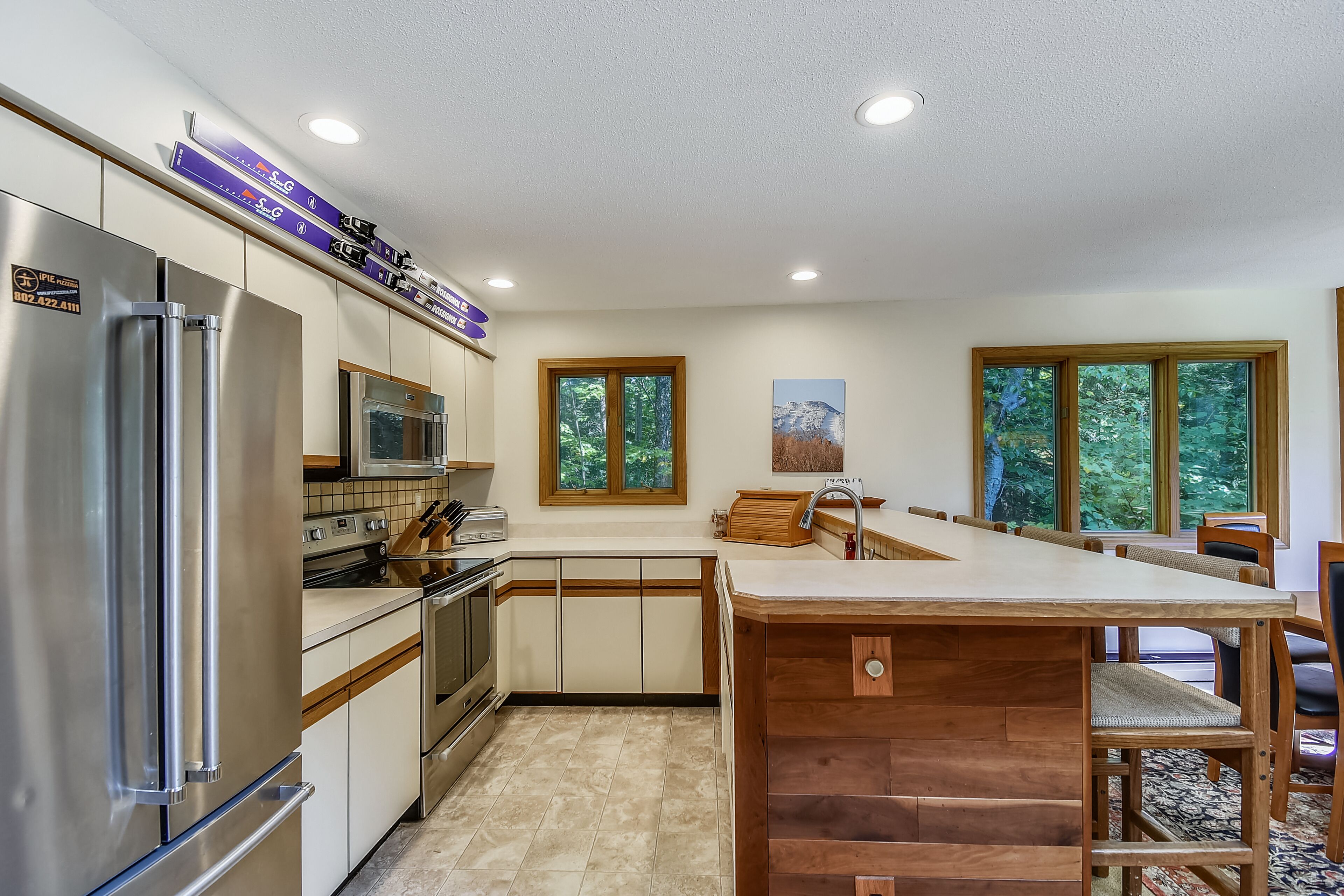 Colony Club E23 wonderful town home in the center of Killington. (please note this unit has NO AIR CONDITIONING)