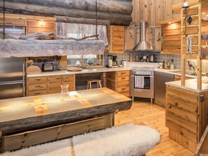 Jääkaappi, mikroaaltouuni, astianpesukone