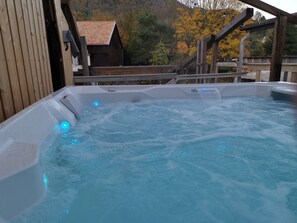 Bain à remous extérieur