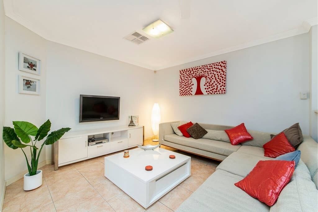 THE JEWEL OF VIC PARK