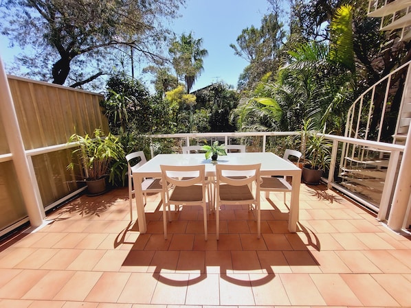 Outdoor dining