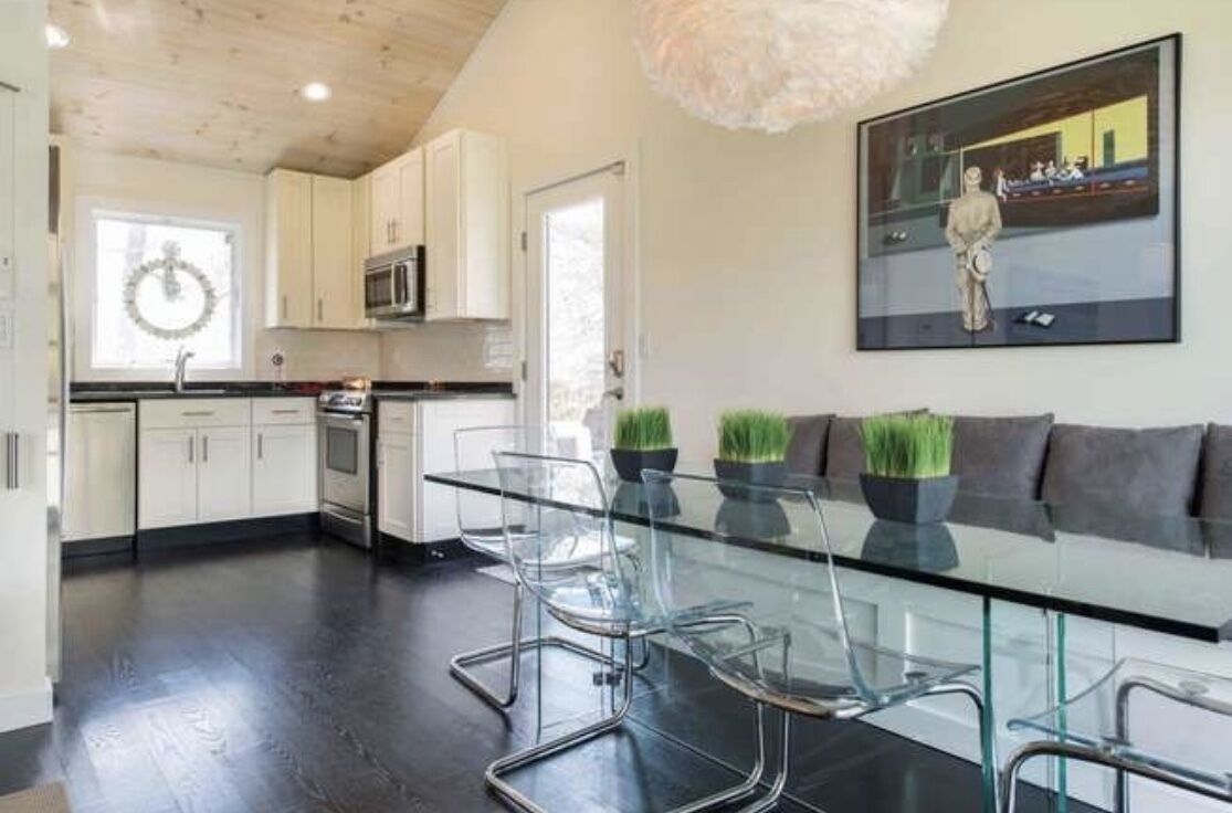 East Hampton (walking distance to village)