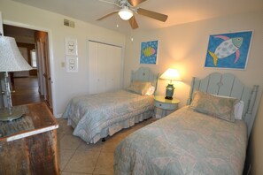 Condo, 2 habitaciones | 2 habitaciones, decoración personalizada y muebles diferentes 
