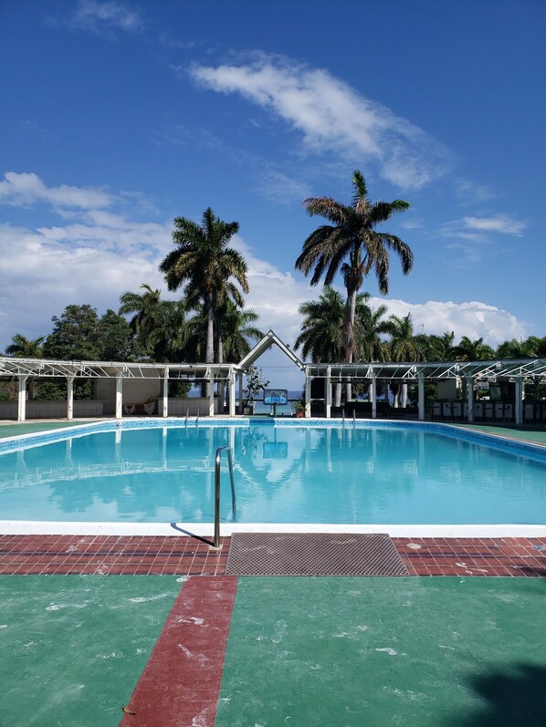 Outdoor pool - Hideaway by the Sea (Montego Bay)