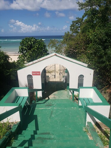 Refuge au bord de la mer