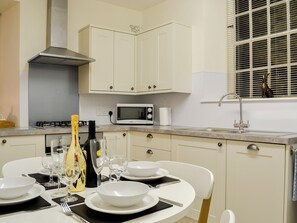 Dishwasher, cookware/dishes/utensils