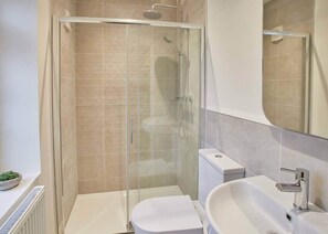Shower, hair dryer, towels, soap - Host & Stay | Hoggarths Retreat (Whitby)