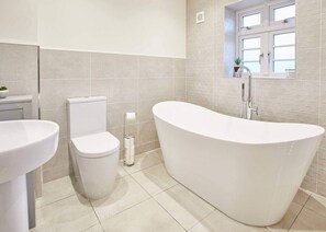 Shower, hair dryer, towels, soap - Host & Stay | Hoggarths Retreat (Whitby)