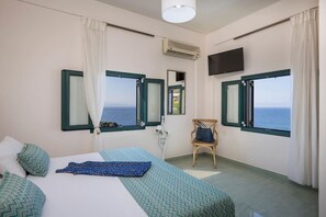 7 bedrooms, in-room safe, iron/ironing board, free WiFi