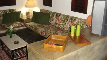 Televisión, reproductor de DVD y estéreo