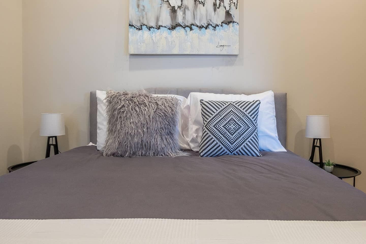 Frontdesk | Chic + Hip 2BR NuLu Loft