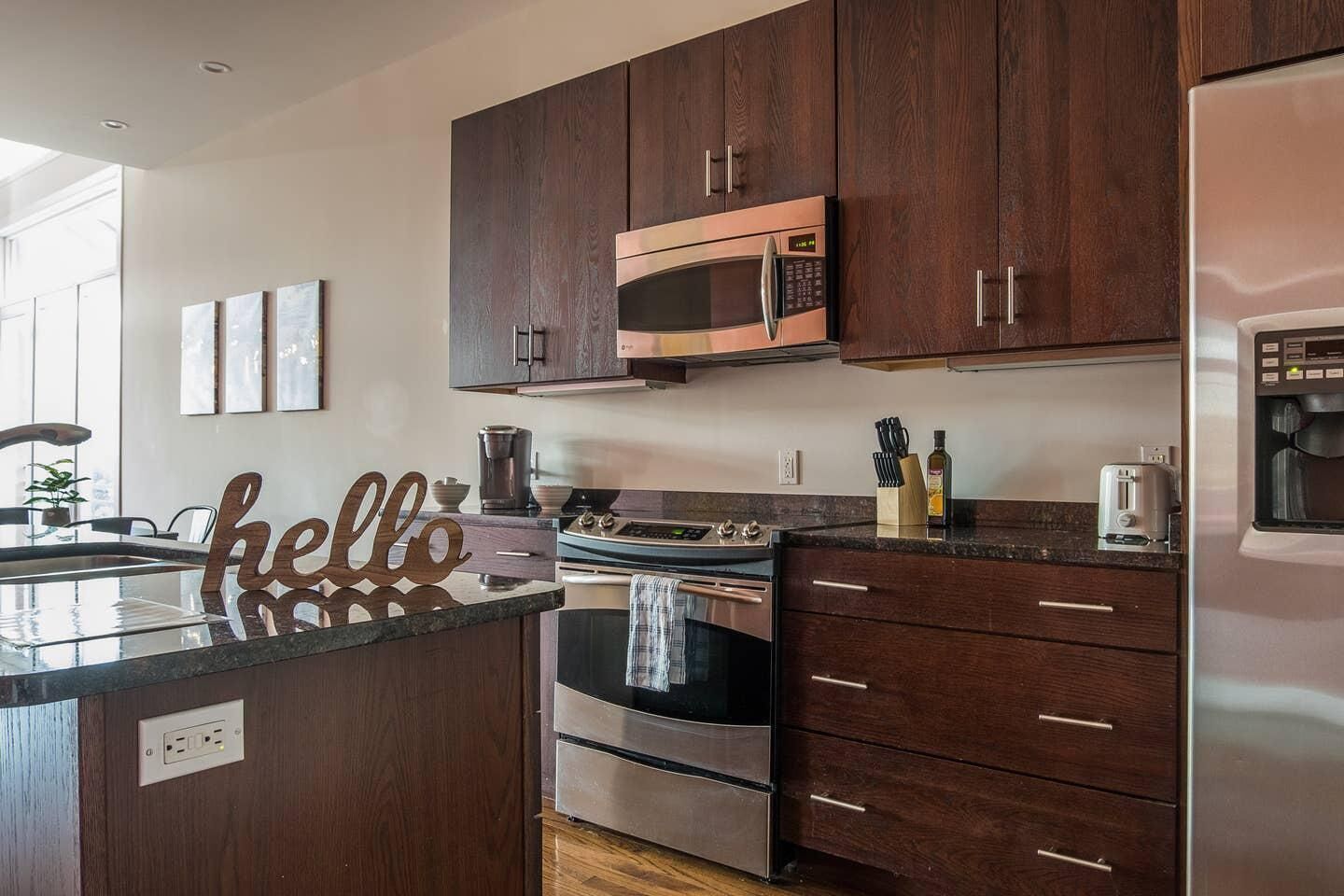 Frontdesk | Chic + Hip 2BR NuLu Loft