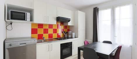 Réfrigérateur, micro-ondes, four, lave-vaisselle