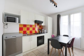 Fridge, microwave, oven, dishwasher