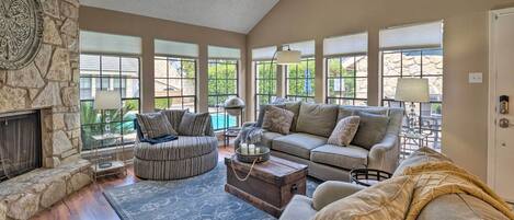 Télévision, cheminée