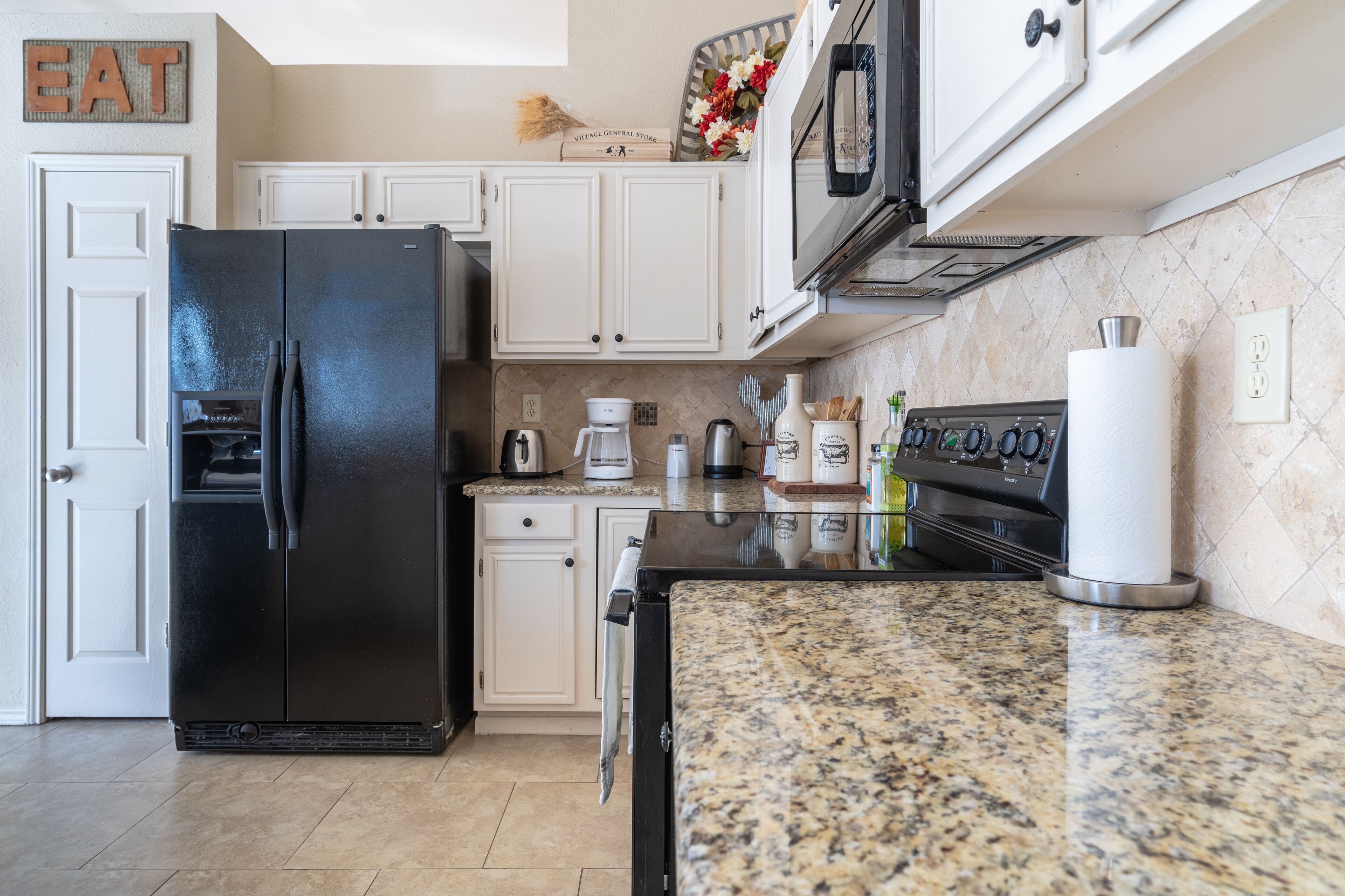 Modern Farmhouse | Custom Renovated | 3BR 2BA