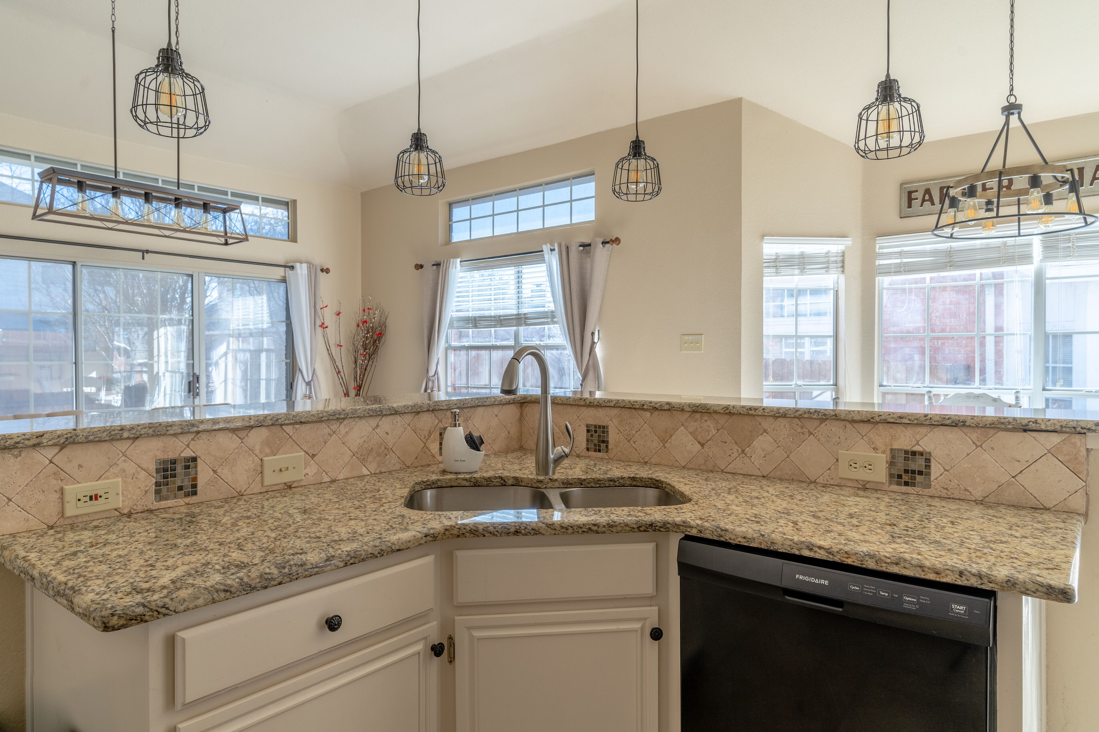 Modern Farmhouse | Custom Renovated | 3BR 2BA