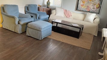 Älytelevisio, musiikkikirjasto, videokirjasto, stereot