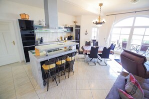 Interior - Apartment penthouse (app. 11) 1. Row on the beach and ocean house Atlantic (Binz)