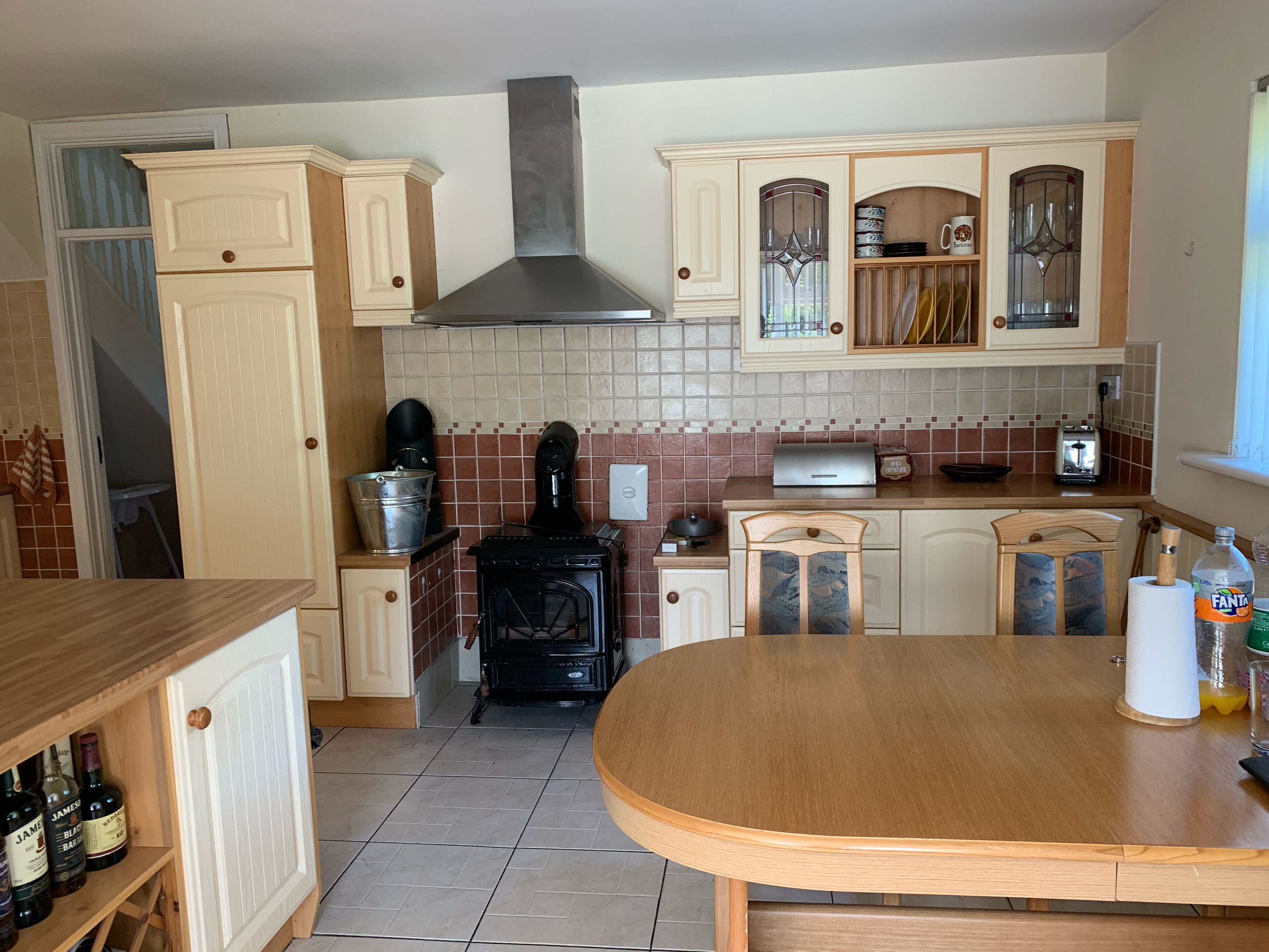 Dungloe, Wild Atlantic Way, WiFi, Walking Distance, Heckert House, Quay Road Vacation Home