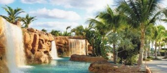 Vacation Rental Villa sleeps 4;Harborside Resort at Atlantis, Bahamas; Dec16-21