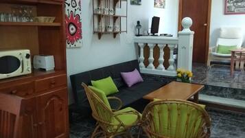 Televisión y chimenea