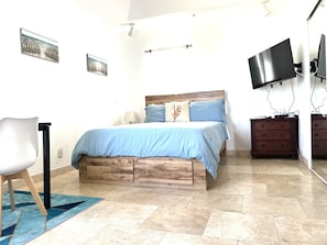 1 habitación, tabla de planchar con plancha, wifi y ropa de cama