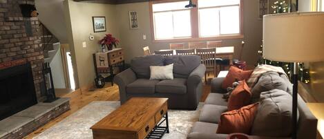 TV, lareira, DVD player