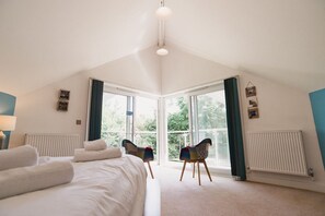 4 bedrooms, iron/ironing board