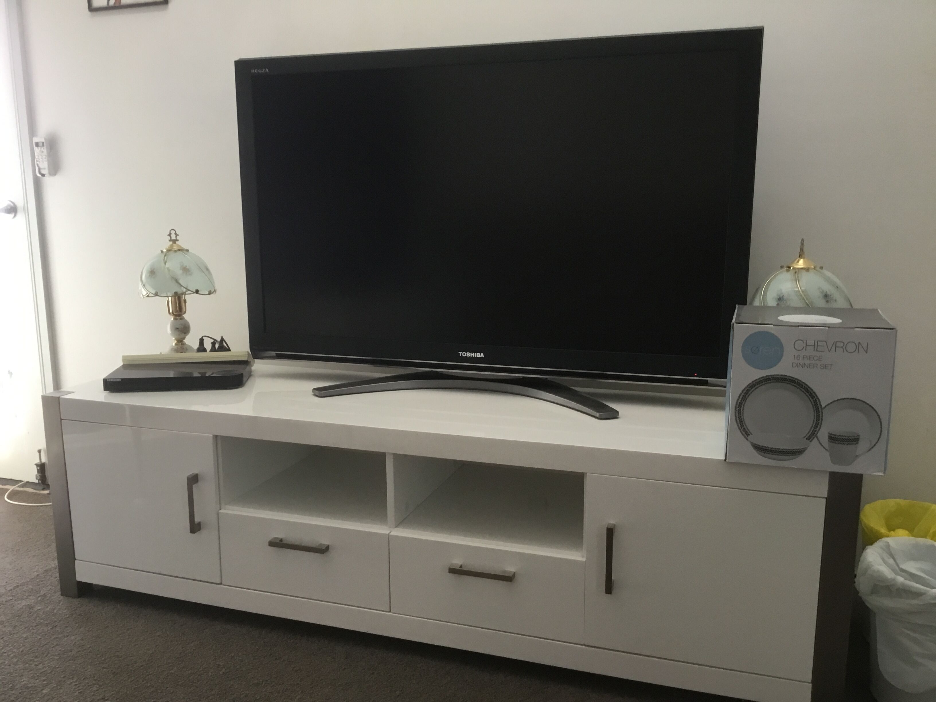 Work from home in a two bedroom self contained luxury apartment with Netflix — image 8