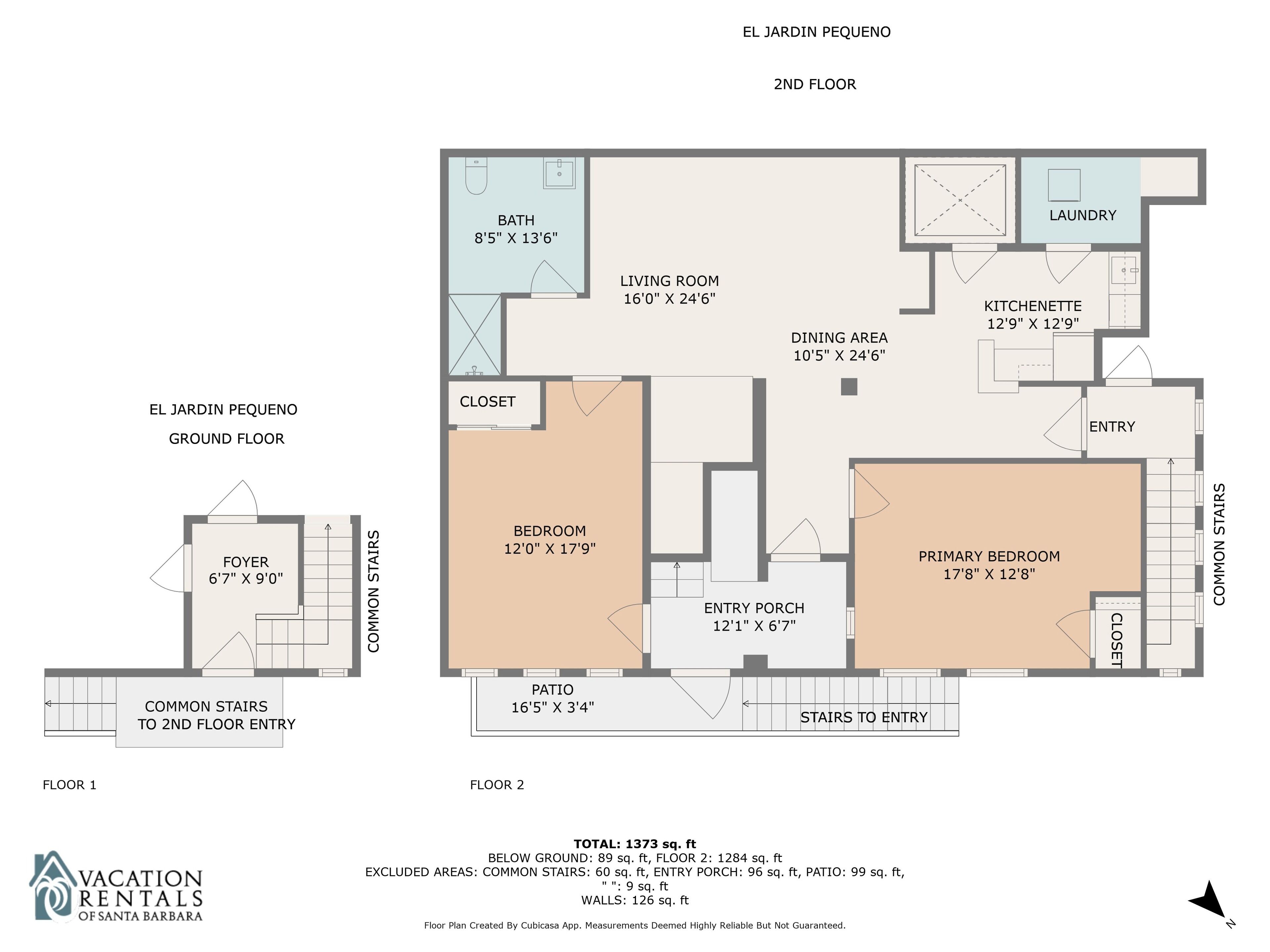 Plano de planta de un apartamento de dos pisos con balcón, sala de estar, kitchenette, comedor, baño y dos dormitorios.