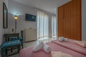 Free WiFi, bed sheets