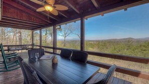 Outdoor dining - Cabin Fever- Pet Friendly | Secluded Home | Screened Porch (Morganton)