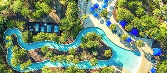 Trendy Villa w/ Treehouse BR, Theater, Arcade, Game Loft & Pool - Mins to Disney