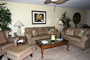 Condo, 2 Bedrooms | Living room