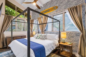3 bedrooms, desk, iron/ironing board, travel cot - Oceanfront Paradise with Pickleball gear! (Lahaina)