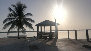 Property grounds - Island Paradise Spanish Wells FREE golf cart kayak paddle board Oct 2019 (Spanish Wells)