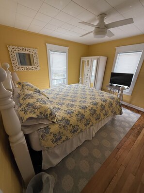 3 bedrooms, WiFi, bed sheets - Pappys place at Smoke Hole (Upper Tract)