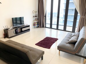 Family Apartment, 3 Bedrooms | Living area