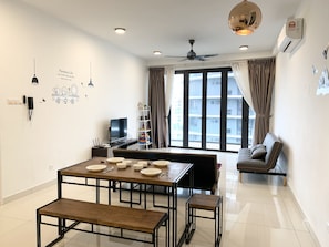 In-room dining - ArteS Family Stay (George Town)