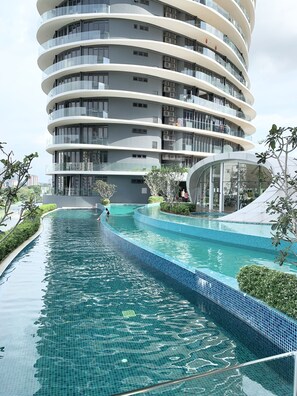 Outdoor pool - ArteS Family Stay (George Town)