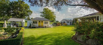 Fantail Cottage - 1 of 3 in a country garden bordering a native reserve