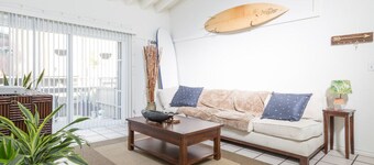 Hip, Friendly, Popular 1BD 1BA - 5 Mins to SNA Preview listing View calendar