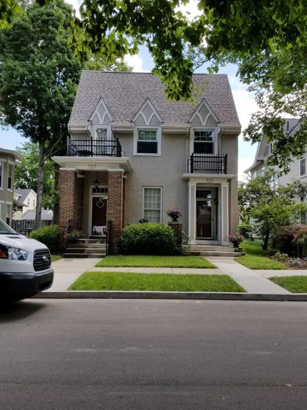 Exterior - Boutique suite in Historic Downtown Columbus, Indiana (Columbus)